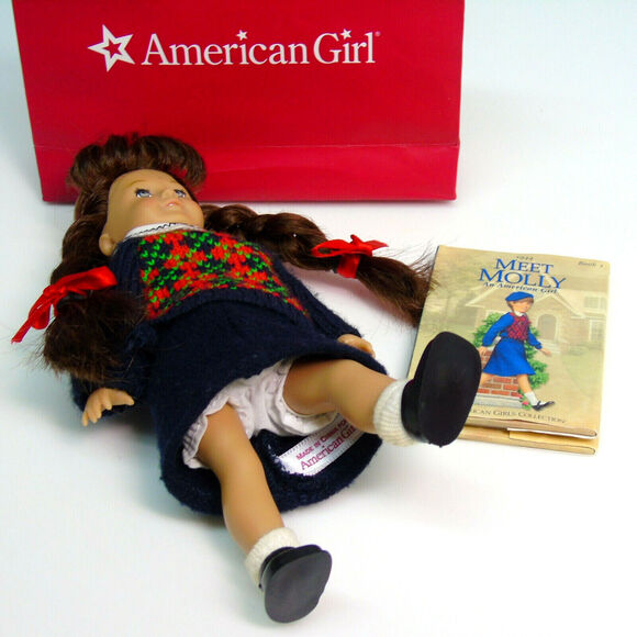 American Girl Molly Doll Mini Meet Outfit Skirt Sweater Top Shoes Socks Book Bag - Picture 4 of 5
